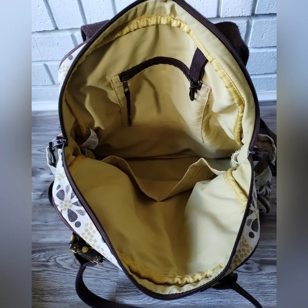 Petunia Pickle Bottom Diaper Bag Backpack in Daisy Dewdrops